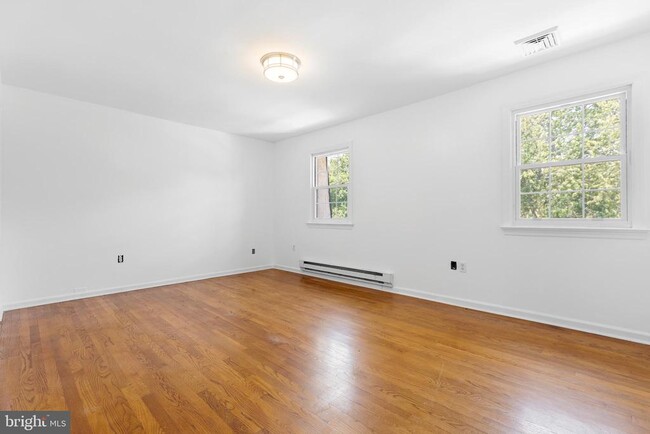 Building Photo - 172 Stirling Ct