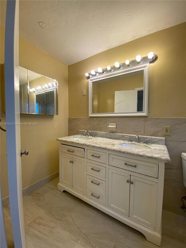 Building Photo - 746 NW 3rd St