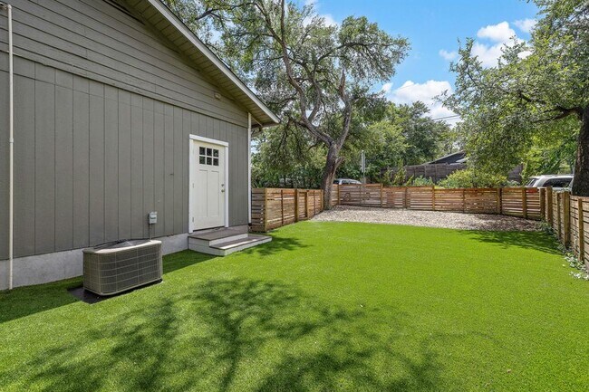 Building Photo - 6101 Adalee Ave