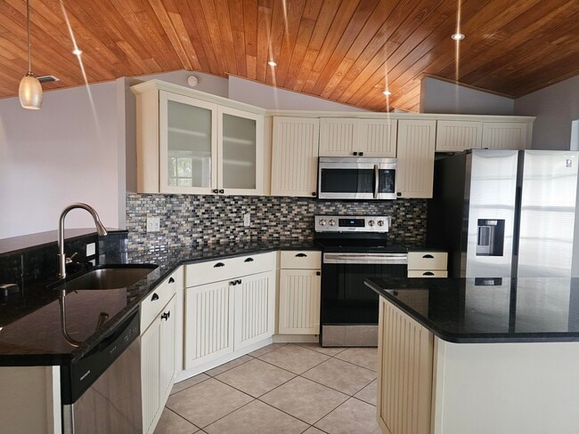 Building Photo - 4243 SW Utterback St