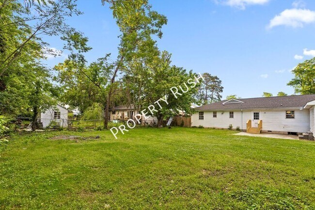 Building Photo - 3404 Frawley St