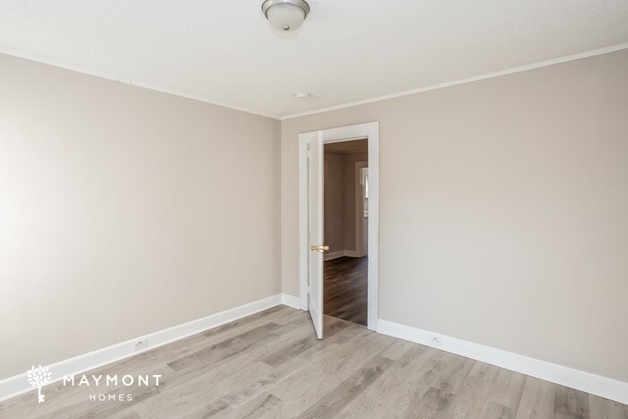 Building Photo - 523 Engleside St