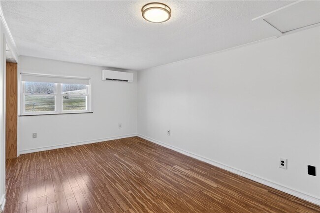 Building Photo - 999 Salmon Creek Rd