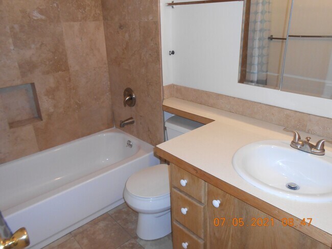 Building Photo - 418 Chukar Ct