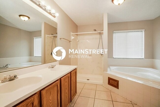 Building Photo - 4 Bedroom Pet-Friendly Home in Pickerington, OH with Main Street Renewal
