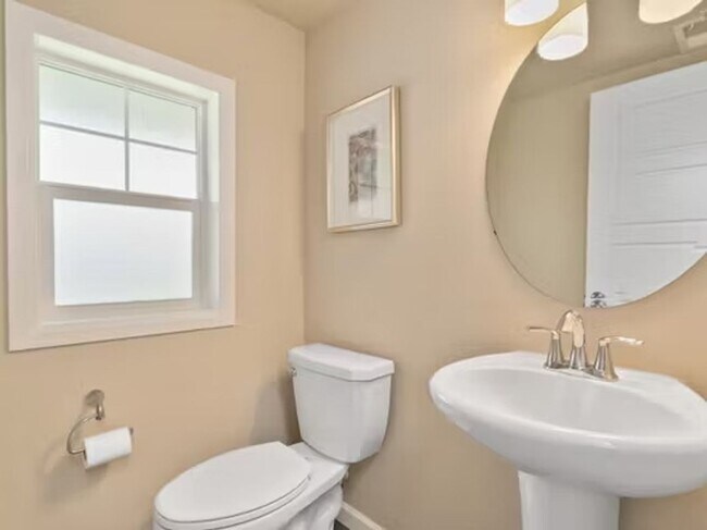 Building Photo - 4bd/2.5ba Covington House
