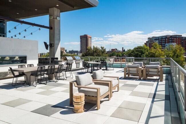 Building Photo - 2100 Welton St