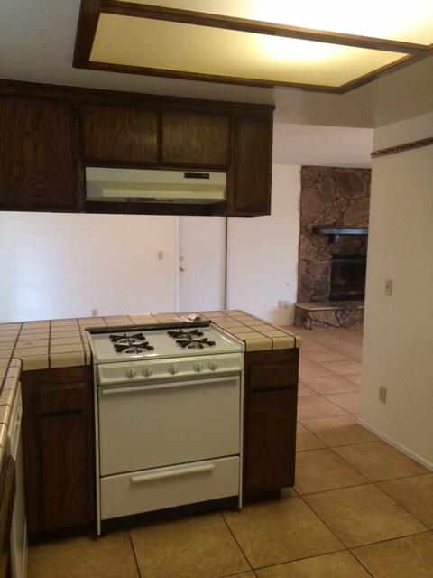 Building Photo - 3 BEDROOM HOME IN APPLE VALLEY