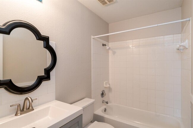 Building Photo - 408 Woodsorrel Way