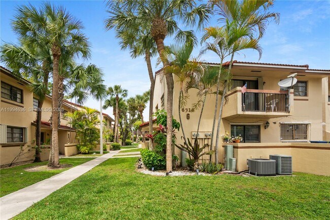 Building Photo - 6316 SW 136th Ct