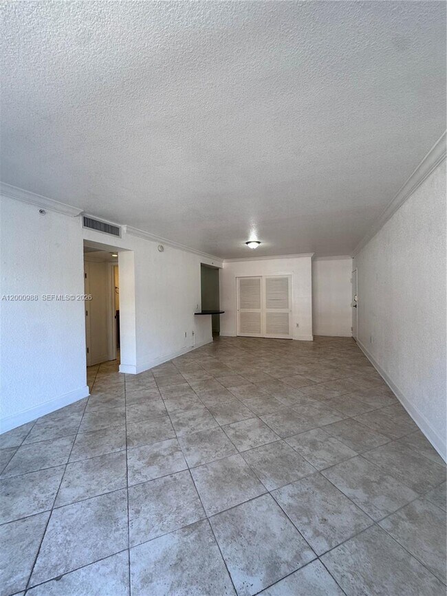 Building Photo - 401 NE 69th St