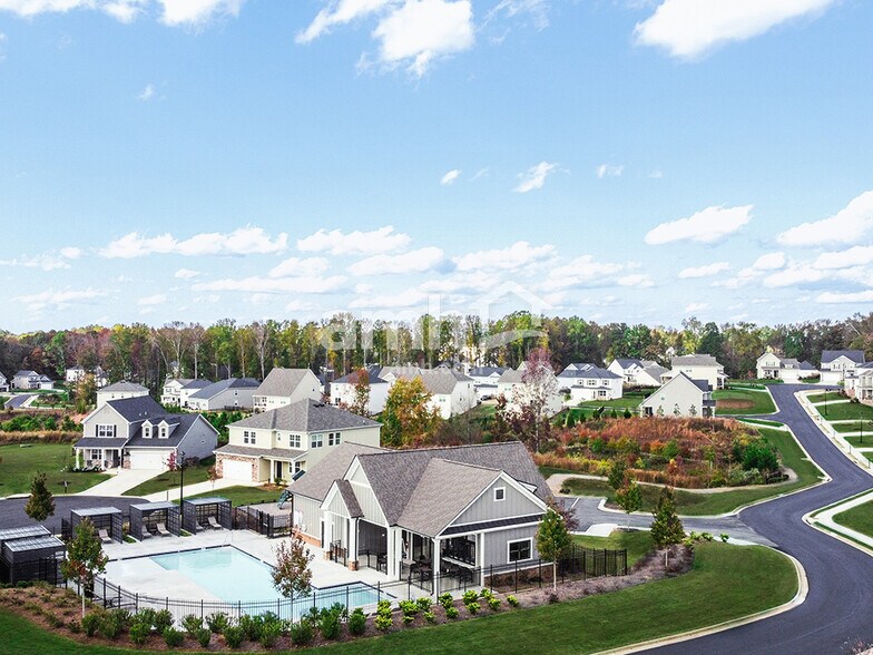 Building Photo - 5165 Smithbriar Dr