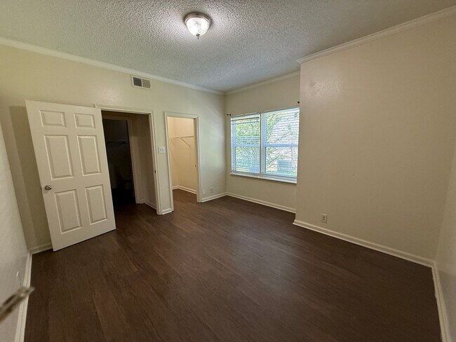 Building Photo - 1825 Starboard Dr
