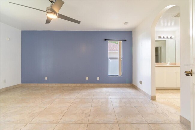 Building Photo - 4913 Cromey Rd
