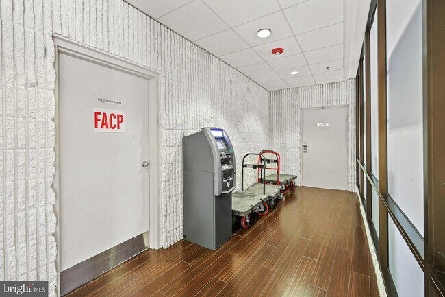 Building Photo - 6301 Stevenson Ave