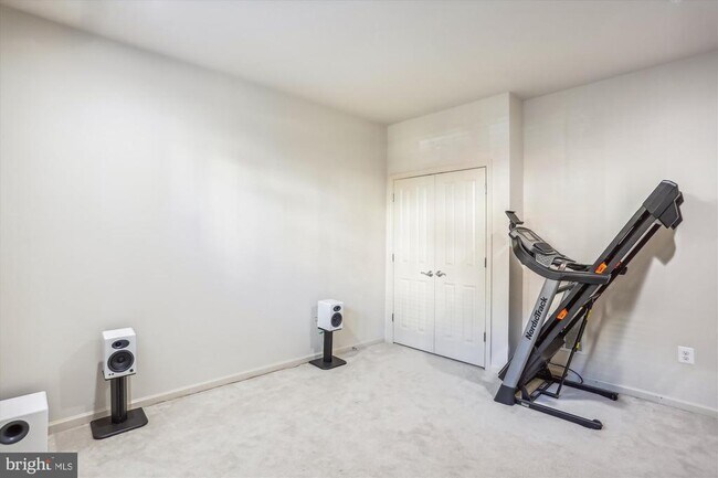 Building Photo - 13950 Estuary Dr