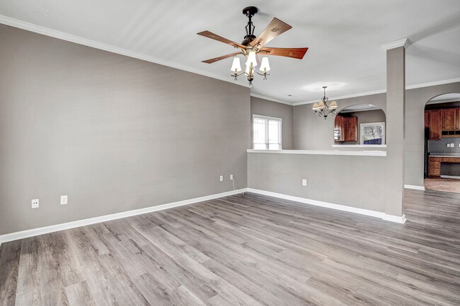 Building Photo - ADORABLE AND COZY-Come see this townhome i...