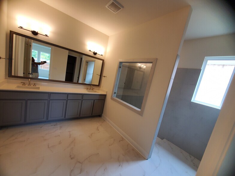 Building Photo - 4512 Hammerstein Blvd