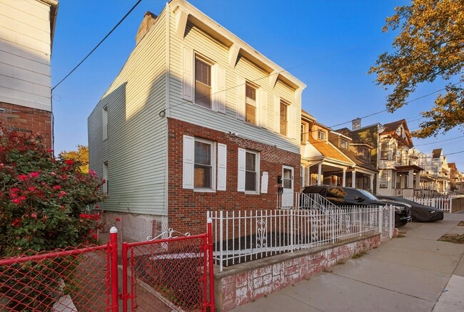 Building Photo - 98 Clendenny Ave