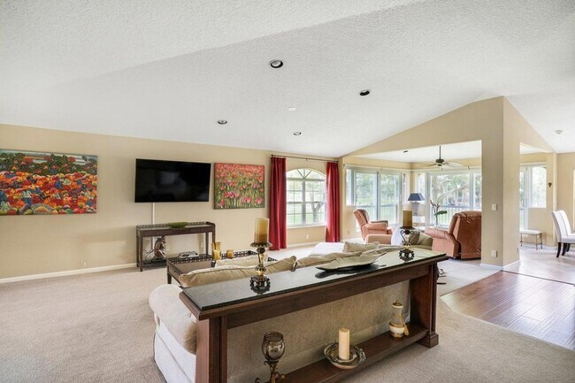 Building Photo - 227 Legendary Cir