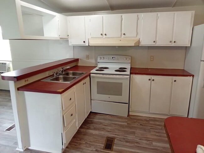 Primary Photo - 2504 Winston Churchill Dr