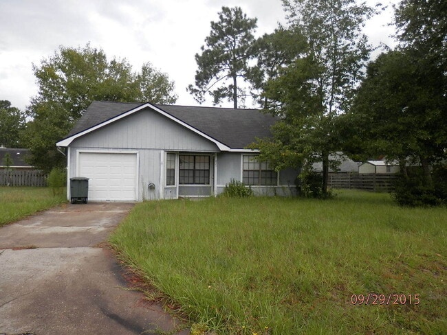 Primary Photo - 625 Oak St