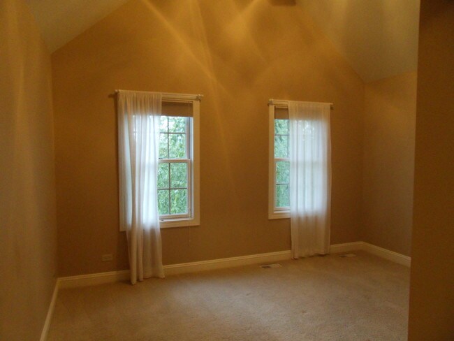 Building Photo - 1326 Walnut Ridge Dr