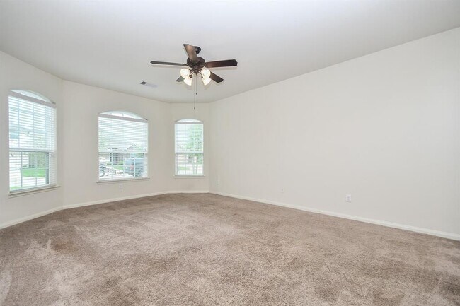 Building Photo - 21022 Echo Manor Dr