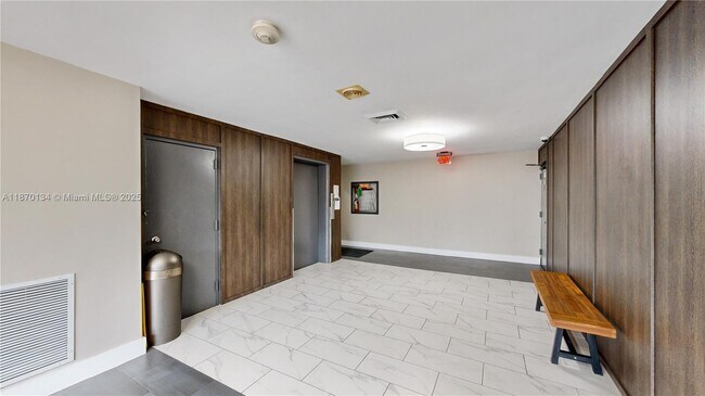 Building Photo - 18011 Biscayne Blvd
