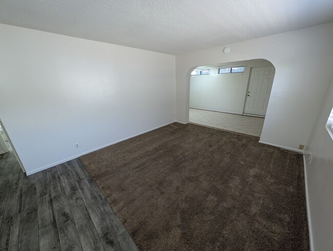 Building Photo - 2 Bedroom Condo Unit in the Polynesian Par...