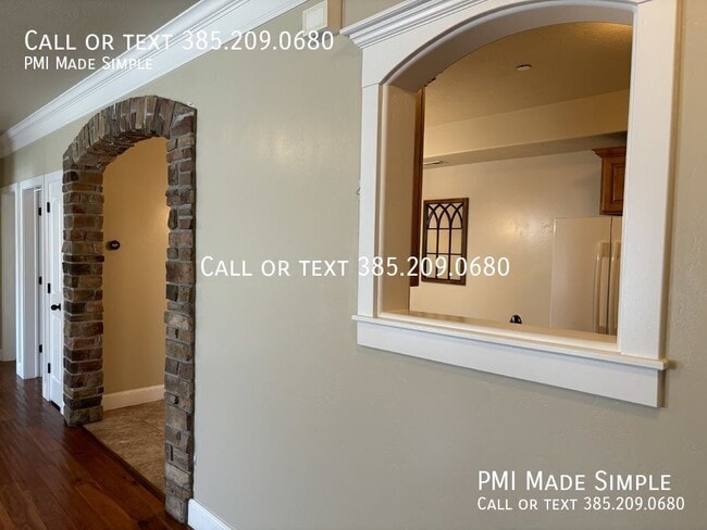 Building Photo - 3689 E Rock Creek Rd
