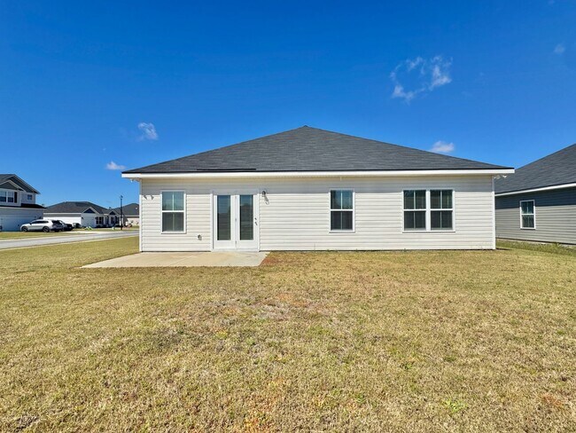 Building Photo - AVAILABLE NOVEMBER [PET FRIENDLY]