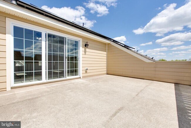Building Photo - 2612 Maple Rock Rd