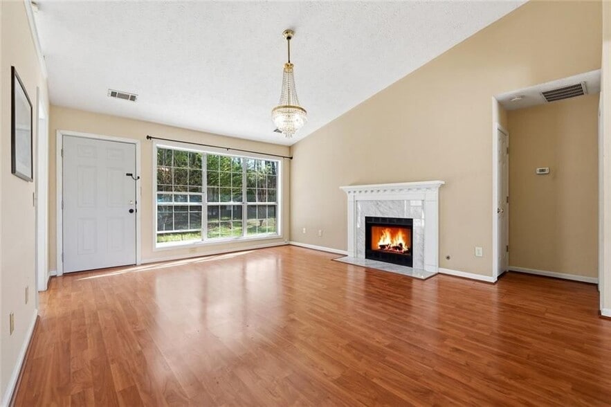 Building Photo - 2600 Avalon Pl