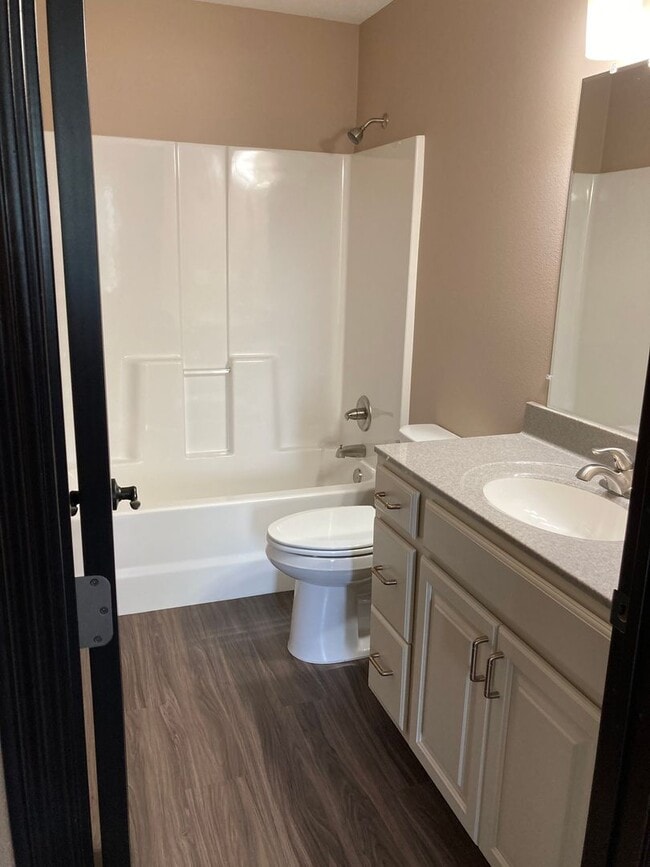 Building Photo - Prairie Bluff Condo