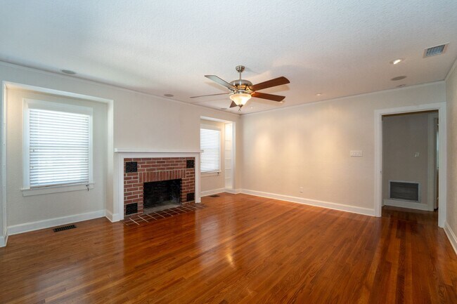 Building Photo - Davis Shores 3/2 Single Family Home