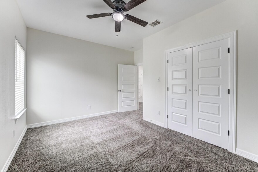 Building Photo - 410 N 4th St