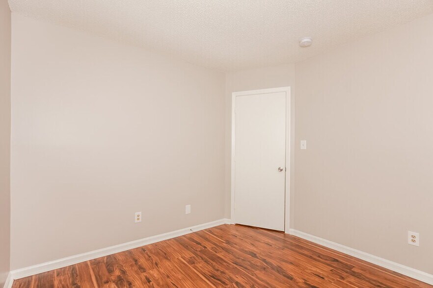 Building Photo - 9007 Oren Thompson Rd