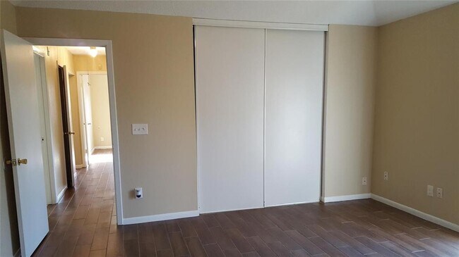 Building Photo - 18206 Brooknoll Dr