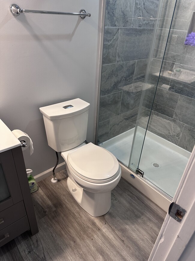 Building Photo - 902B Edgerly RD