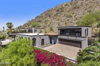 Building Photo - 6900 N Highlands Dr