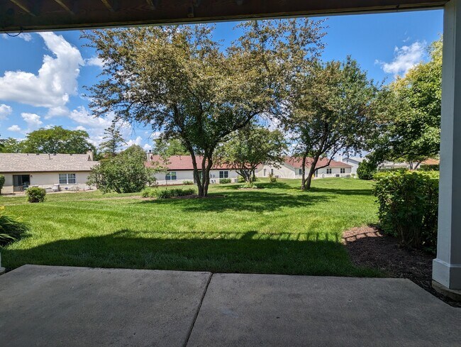 Building Photo - 66 Beechmont Ct