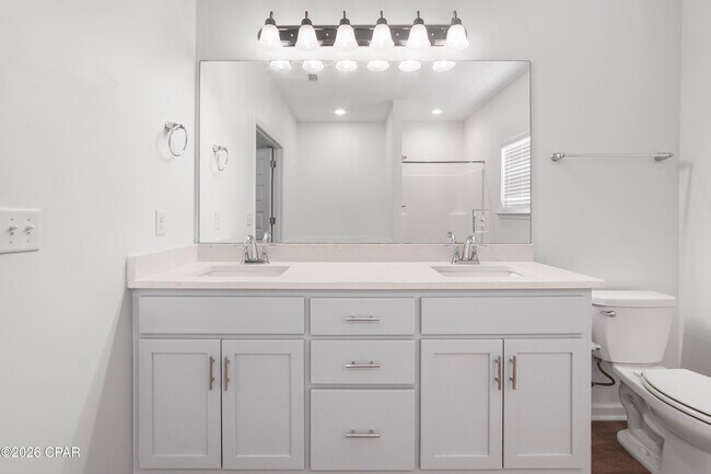 Building Photo - 413 Raven Ln