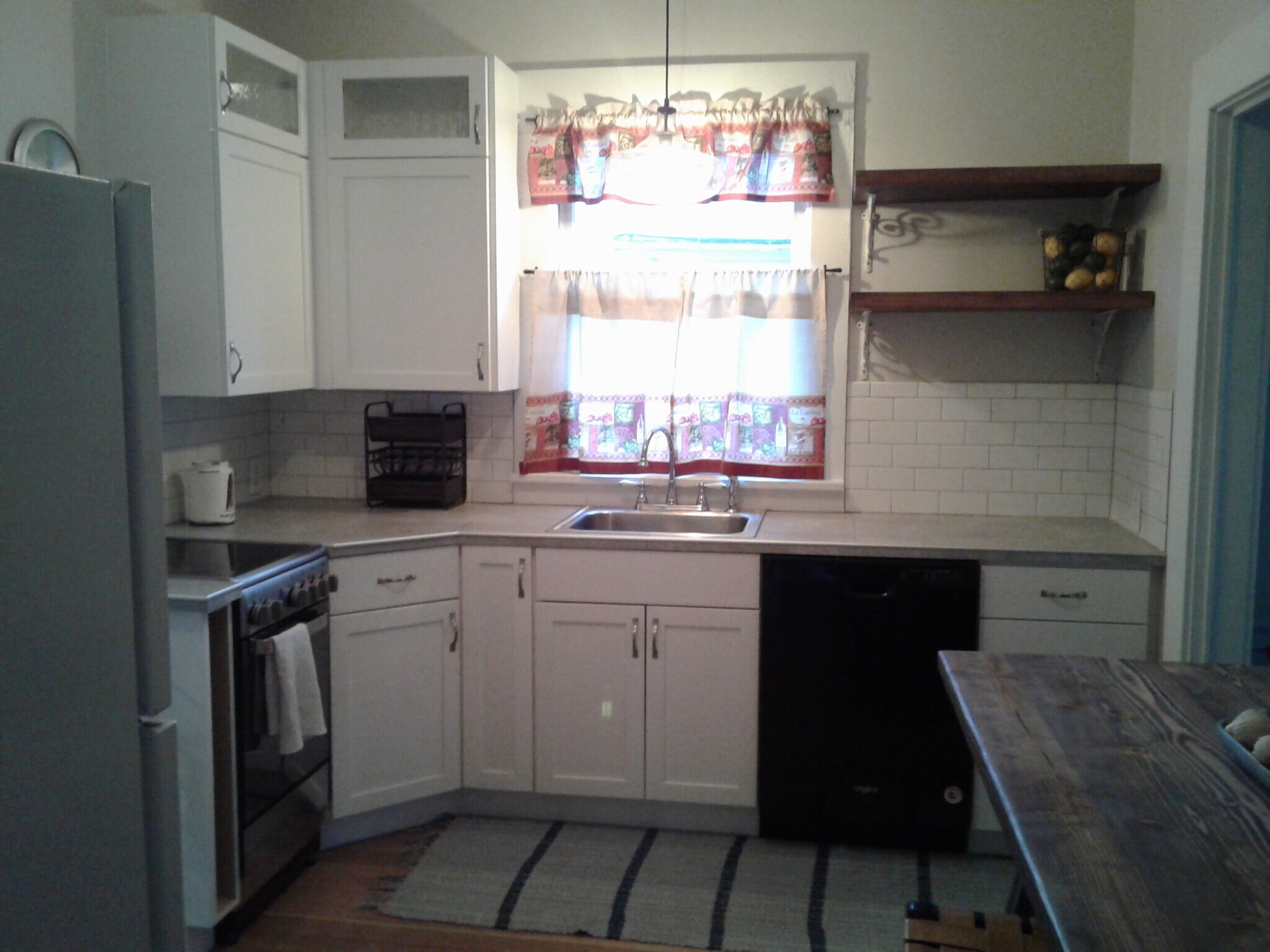 This kitchen is waiting for you! - 1509 West Hazel Street