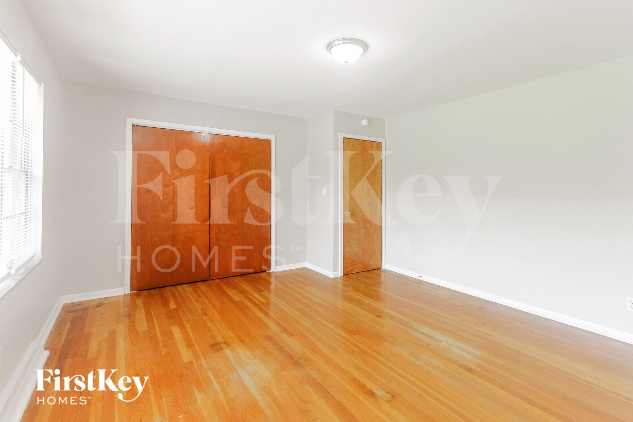 Building Photo - 5750 Wallingwood Dr