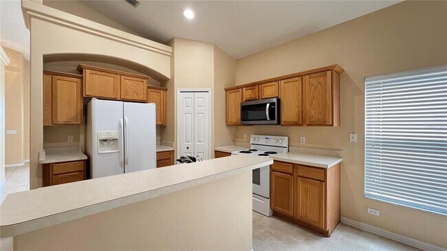 Building Photo - 16709 Fresh Meadow Dr