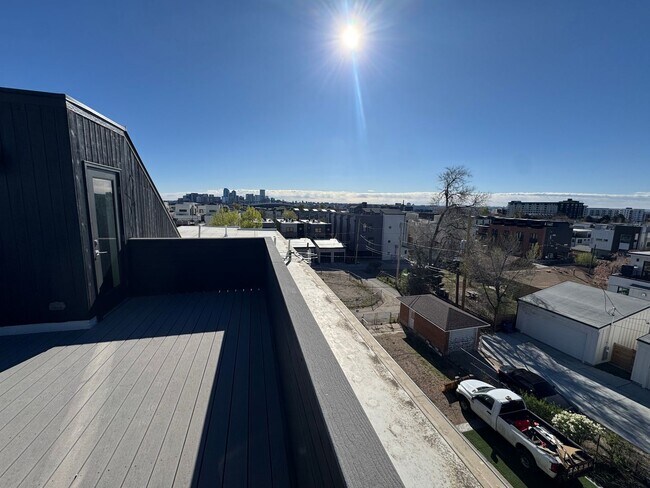 Building Photo - Perfect Sloan Lake Home with all the features and great views