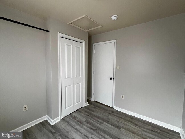 Building Photo - 7889 Main St