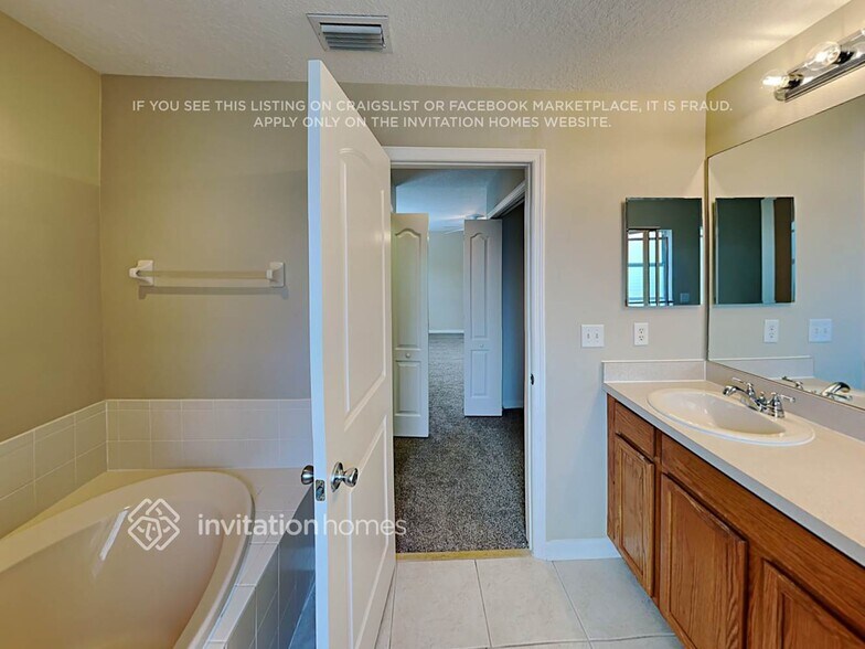 Building Photo - 10311 Avelar Ridge Dr