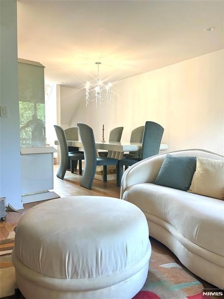 Building Photo - 302 Grand Ridge Dr